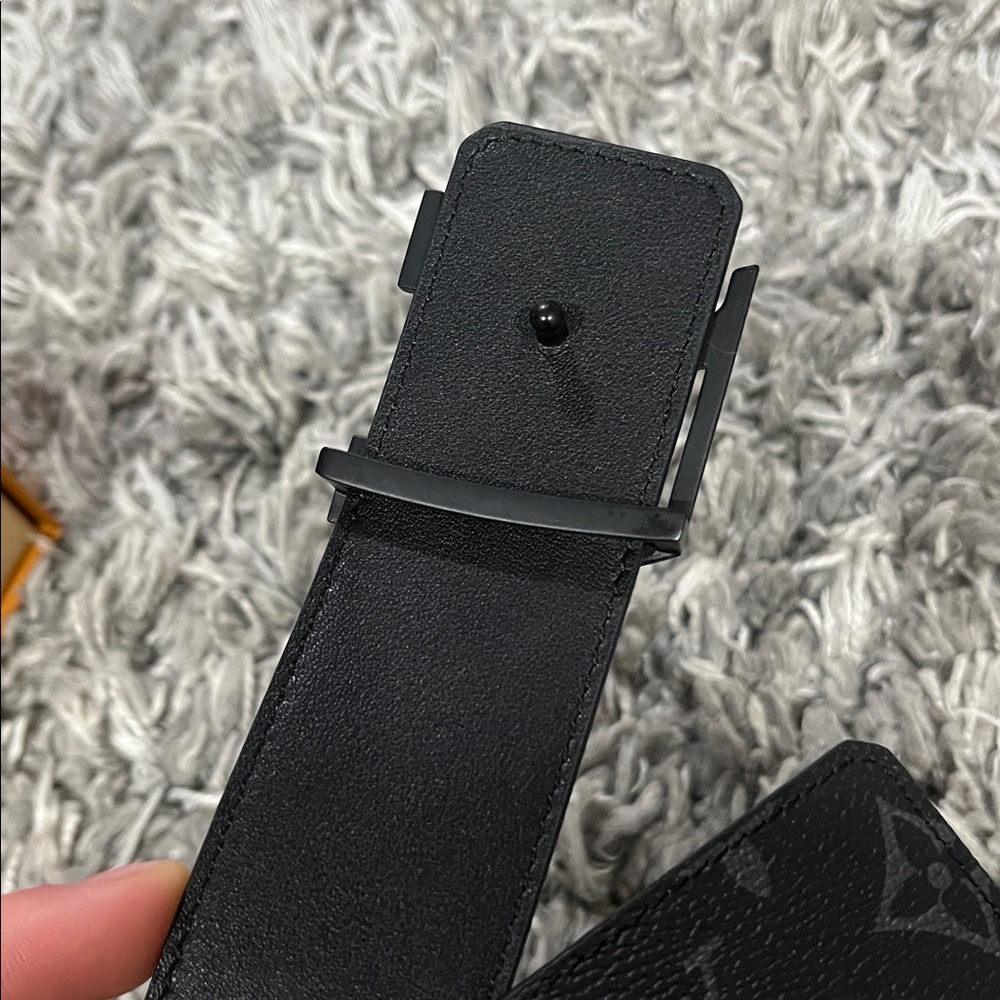 Louis Vuitton Belt Black 80cm LV Initiales 40mm Matte Black Belt - Picture 4 of 6